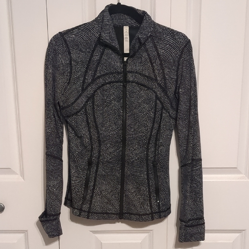 Lululemon Athletica Navy and White Patterned Jacket